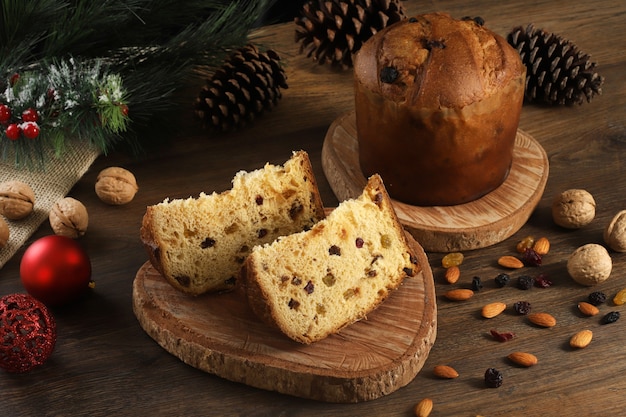 Deliziosa fetta di Panettone ai canditi.