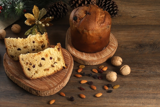 Deliziosa fetta di Panettone ai canditi.