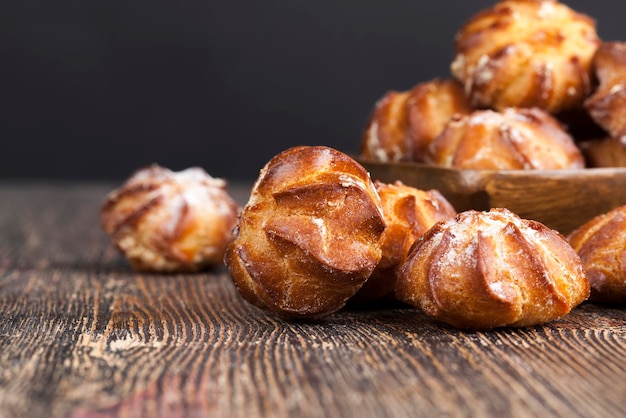 Deliziosa pasta choux con zucchero a velo