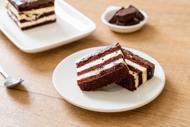 Deliziosa torta al cioccolato con mandorle