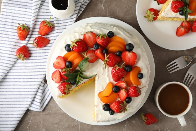 deliziosa torta alla crema di frutti di bosco