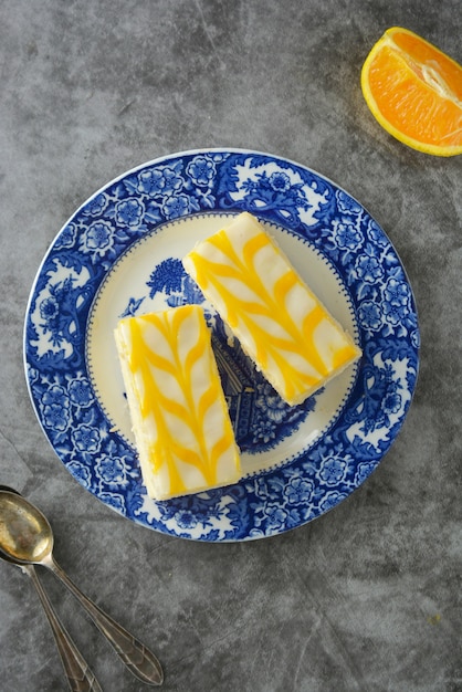 Deliziosa torta piovigginosa al limone, crostata al limone.