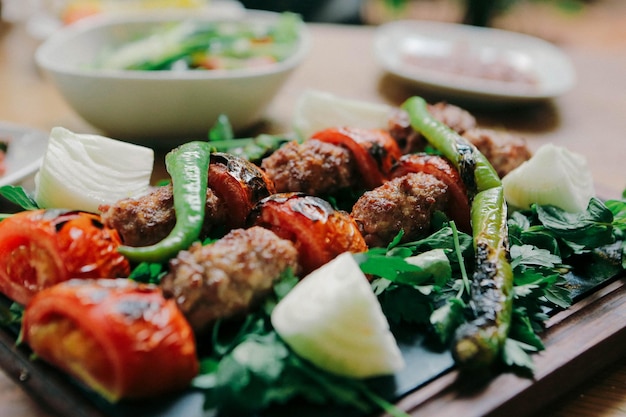 Deliziose polpette con patatine fritte