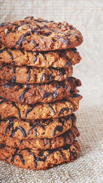 Deliziosi biscotti sani con cioccolato e semi di piante