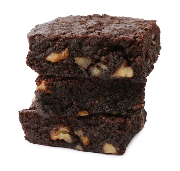 Deliziosi brownies con noci su sfondo bianco