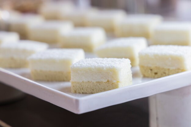 Deliziosi dessert al buffet dell'hotel