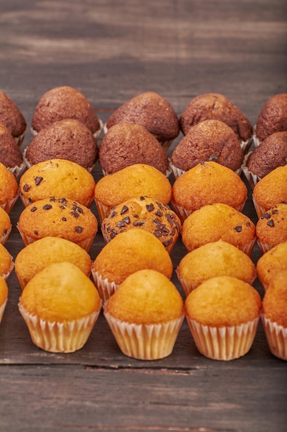 Deliziosi mini muffin al cioccolato per colazione