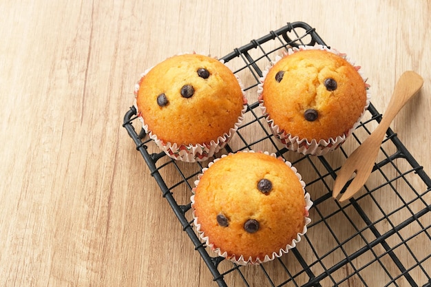 Deliziosi muffin alla vaniglia con gocce di cioccolato