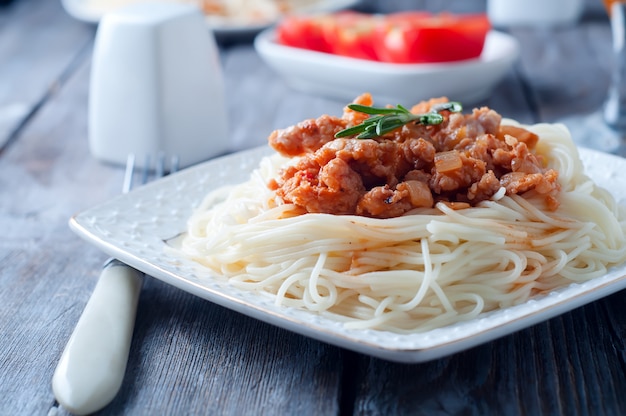 Deliziosi spaghetti con pancetta