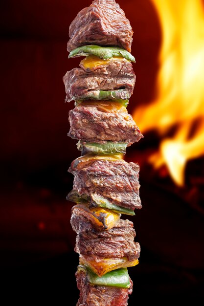 Deliziosi spiedini di carne cibo per barbecue