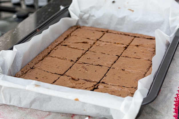 Delizioso brownie al cioccolato fatto in casa sul tavolo delizioso dessert gustoso