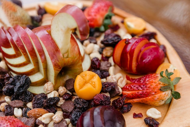 Delizioso cesto di frutta per la colazione