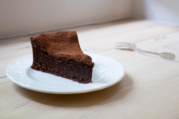 Delizioso pan di spagna al cioccolato fondente