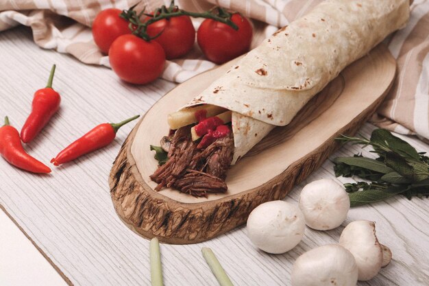 delizioso panino con kebap turco di carne dura