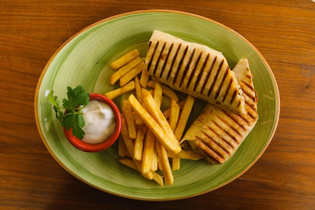 delizioso panino con kebap turco di carne dura