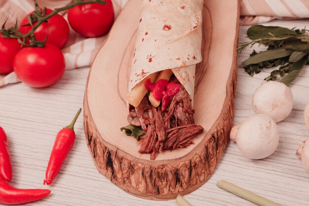 delizioso panino con kebap turco di carne dura