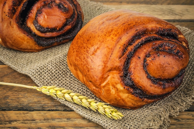 Delizioso panino con semi di papavero