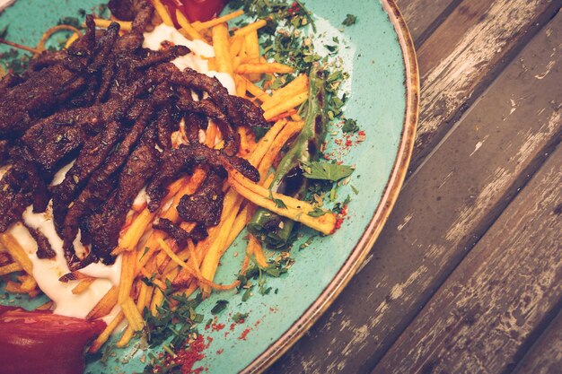 Delizioso pasto di carne sul tavolo