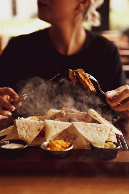 Delizioso pasto di carne sul tavolo