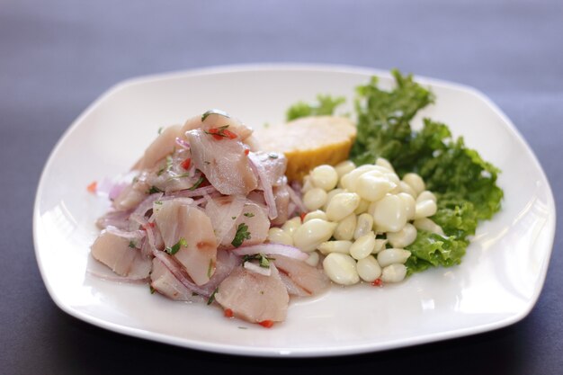 Delizioso piatto di ceviche fresco