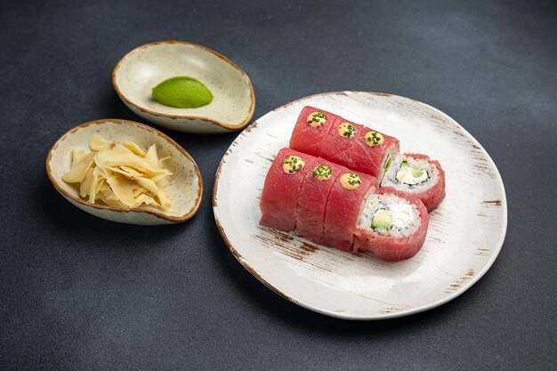 Delizioso rotolo di tonno Cucina giapponese Primo piano