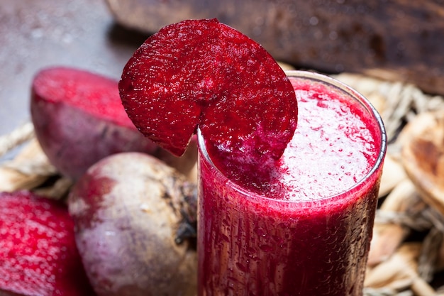 Delizioso succo di barbabietola fresco