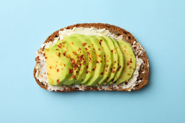 Delizioso toast con avocado