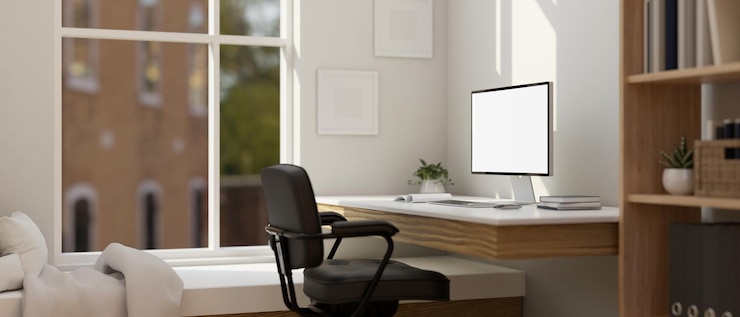 Photo desain interior ruang kerja rumah yang nyaman dengan mockup desktop komputer