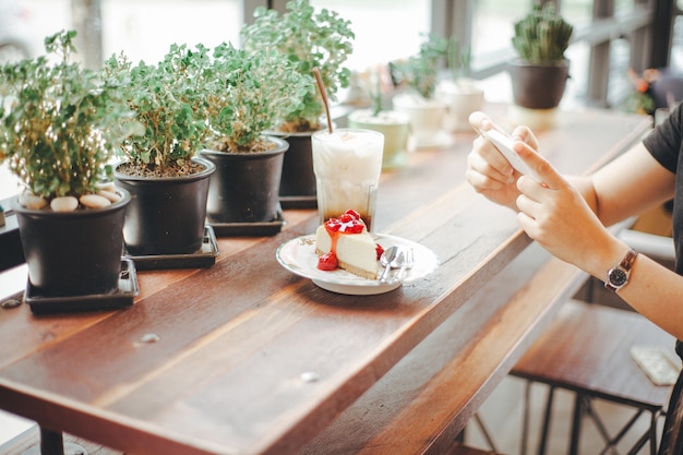 Dessert della prima colazione prendere la fotografia Caffè ghiacciato al caffè