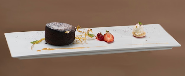 Dessert di lusso con brownie