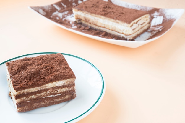 Dessert italiano tradizionale di tiramisù