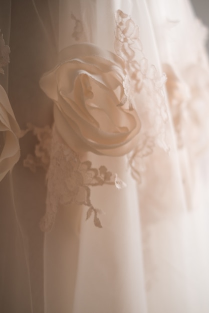 Dettagli del vestito della sposa