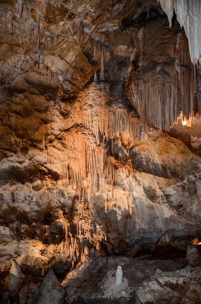 Dettagli delle formazioni rocciose all'interno delle grotte di Jenolan vicino a Sydney in Australia