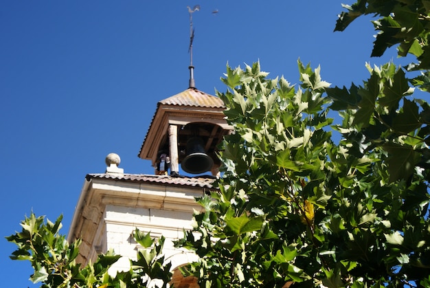 Dettaglio del campanile della Chiesa di Boñar Spagna