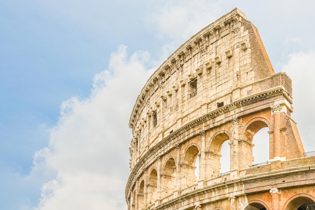 Dettaglio del Colosseo di Roma con spazio per le copie