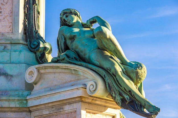 Dettaglio della statua del David di Michelangelo in Piazza Michelangelo a Firenze, Italia