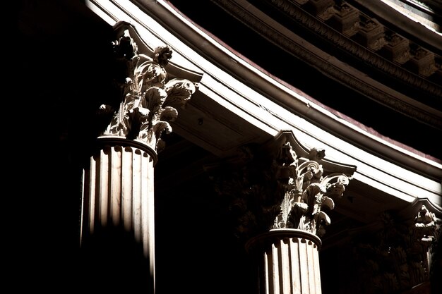 Dettaglio delle colonne del Pantheon a Roma, Italy