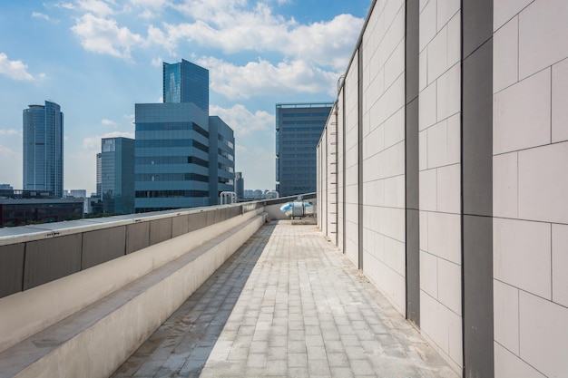 Dettaglio edificio in vetro sullo sfondo