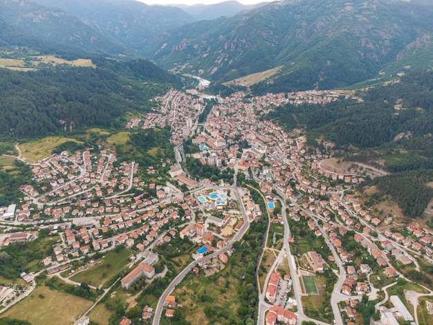 Devin Bulgaria Veduta aerea della piccola città in montagna