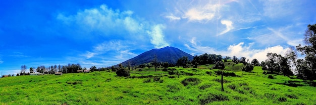 di fronte al vulcano Turrialba.