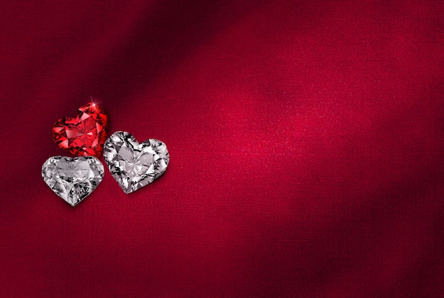 Diamante a forma di cuore su sfondo tessuto rosso 3d rendering