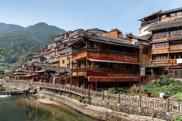 Diaojiaolou nel villaggio di Xijiang Miao, Guizhou, Cina.