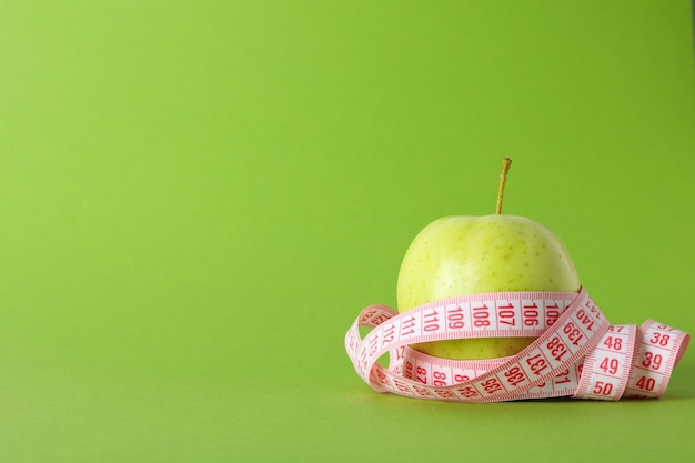 Dieta e composizione di stile di vita sano perdita di peso con lo spazio del nastro di misurazione per il testo