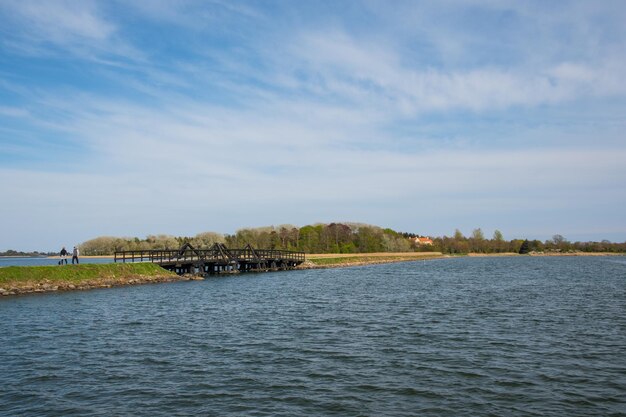 Diga e ponte verso l'isola di Langoe