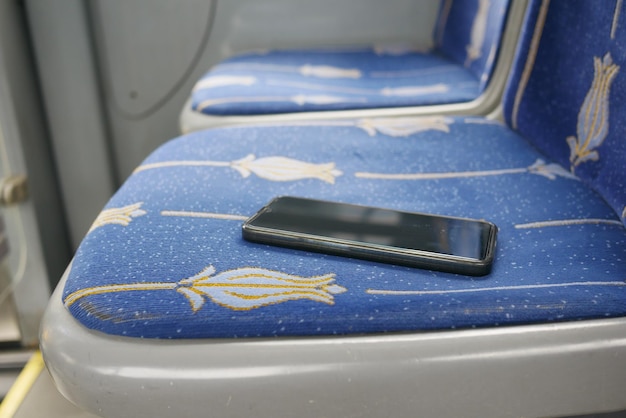 Dimentica lo smartphone sull'autobus, siediti sullo smartphone perso