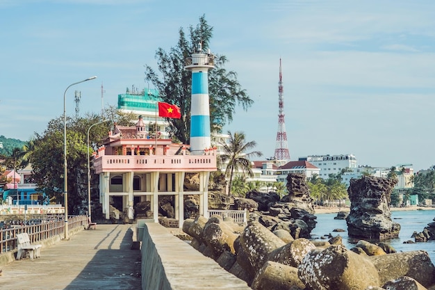 Dinh Cau faro simbolo dell'isola Phu Quoc, Vietnam. Phu Quoc è un'isola vietnamita al largo della costa della Cambogia nel Golfo della Thailandia.
