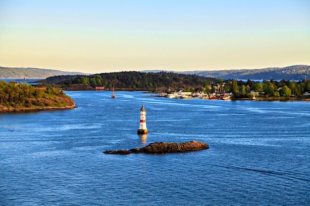 Dintorni di mare vicino a Oslo, isole, Norvegia