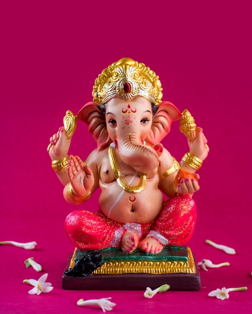 Dio indù Ganesha. Ganesha Idol sul rosa.