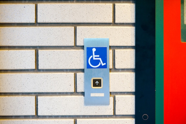 Disabilitato accedi all'ascensore