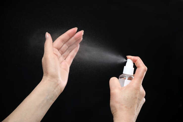Disinfezione delle mani.